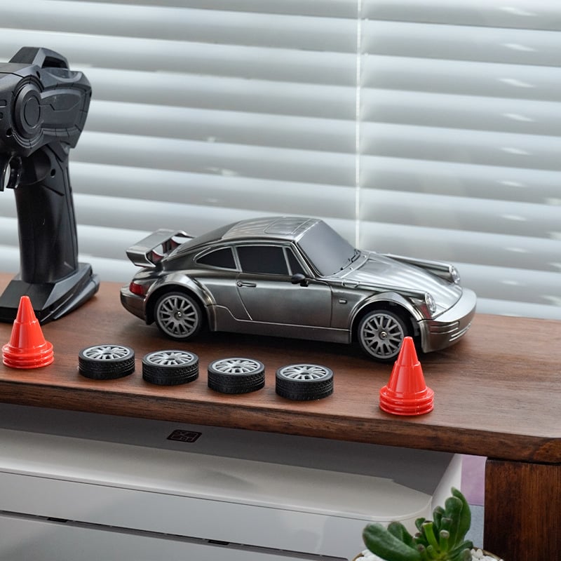 1/24 4WD RC Drift Car – 20KM/H High-Speed with LED Lights