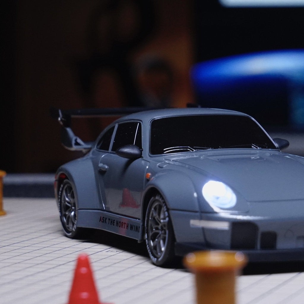 1/24 4WD RC Drift Car – 20KM/H High-Speed with LED Lights